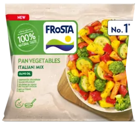 Egy csomag FRoSTA Pan Vegetables olasz zöldségkeverék olívaolajjal, vibráló zöldségekkel. Kiemeli a 100%-ban természetes ízt és a kiváló minőséget.