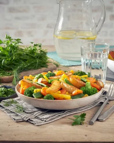 SERPENYŐS ZÖLDSÉGEK PETREZSELYEMMEL ÉS KAPORRAL