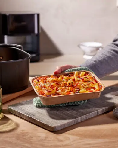 PENNE TÉSZTA, PARADICSOMOS SZÓSSZAL TEJSZÍNNEL ÉS BAZSALIKOMMAL